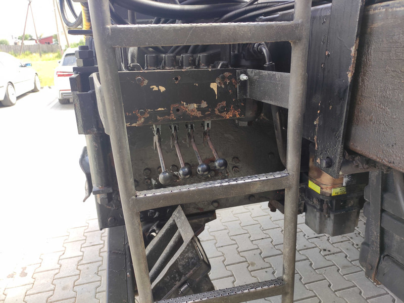 Grue auxiliaire pour Camion HMF 1703 K3 loader crane: photos 7