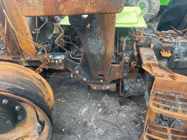 Chargeur frontal pour tracteur pour Tracteur agricole Ładowacz czołowy quicke do valtra n114: photos 5