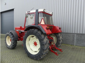Tracteur agricole INTERNATIONAL