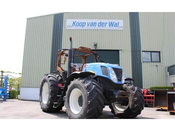 Tracteur agricole NEW HOLLAND T7000