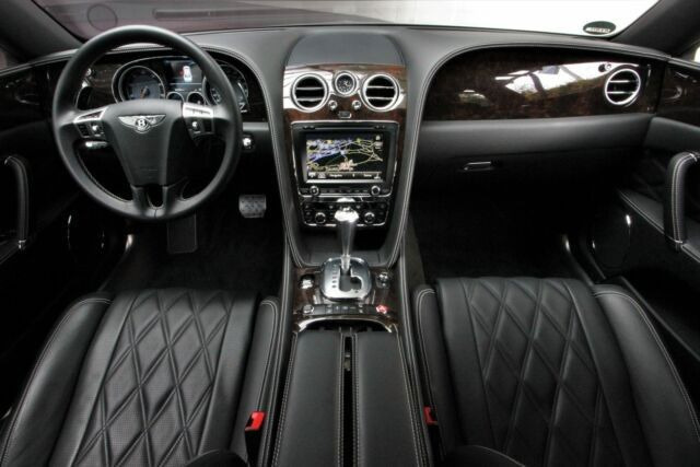 Voiture Bentley Flying Spur V8 all Black: photos 8