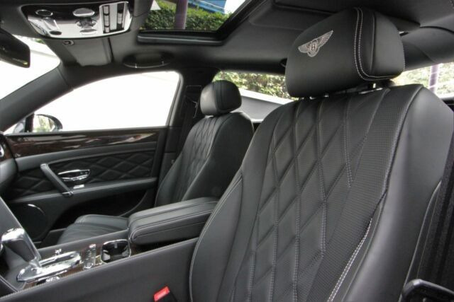 Voiture Bentley Flying Spur V8 all Black: photos 10