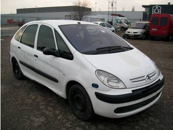 Citroen MPV, fabr.CITROEN, type PICASSO, 2.0 HDI, eerste inschrijving 01-01-2006, km-stand 122.000, chassisnr VF7CHRHYB39999468, AIRCO, alle documenten aanwezig - Voiture