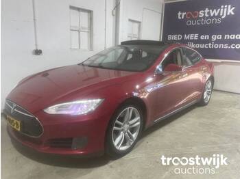 Tesla 70D Base - Voiture