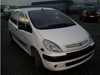 citroen MPV, fabr.CITROEN, type PICASSO, 2.0 HDI, eerste inschrijving 01-01-2006, km-stand 114.700, chassisnr VF7CHRHYB39999467, AIRCO, alle documenten aanwezig - Voiture