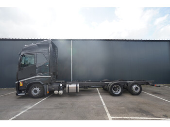 Volvo FH 420 6X2 CHASSIS 671.000KM - châssis cabine