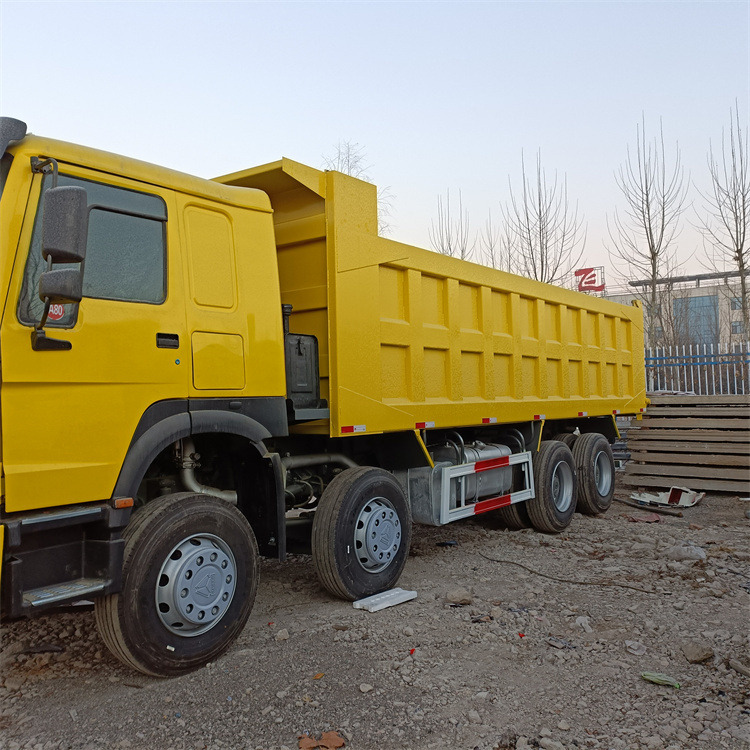 Camion benne HOWO HOWO371 8x4-Tipper: photos 10