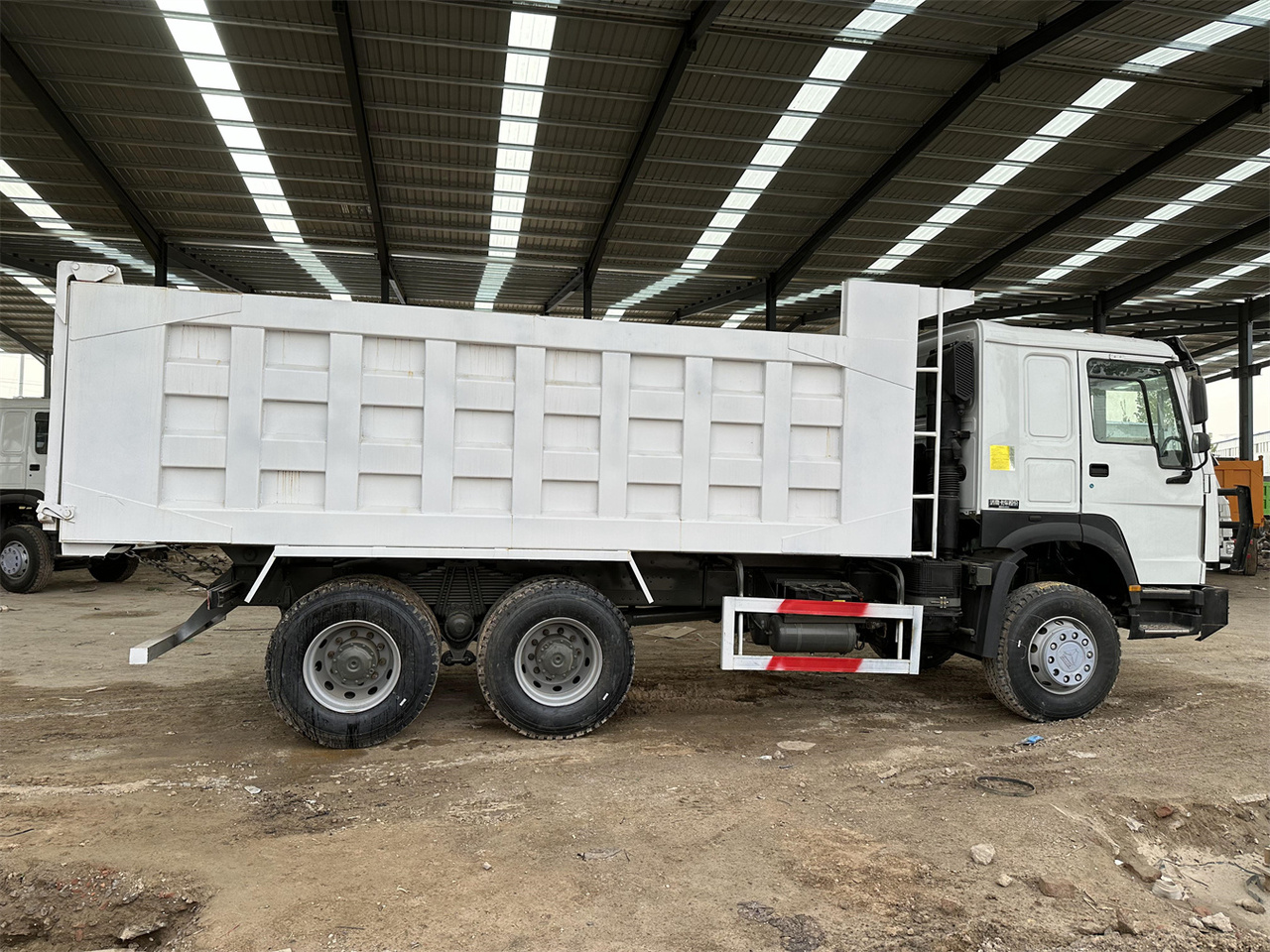Camion benne pour transport de silo SINOTRUK HOWO 371 Dump Truck: photos 4