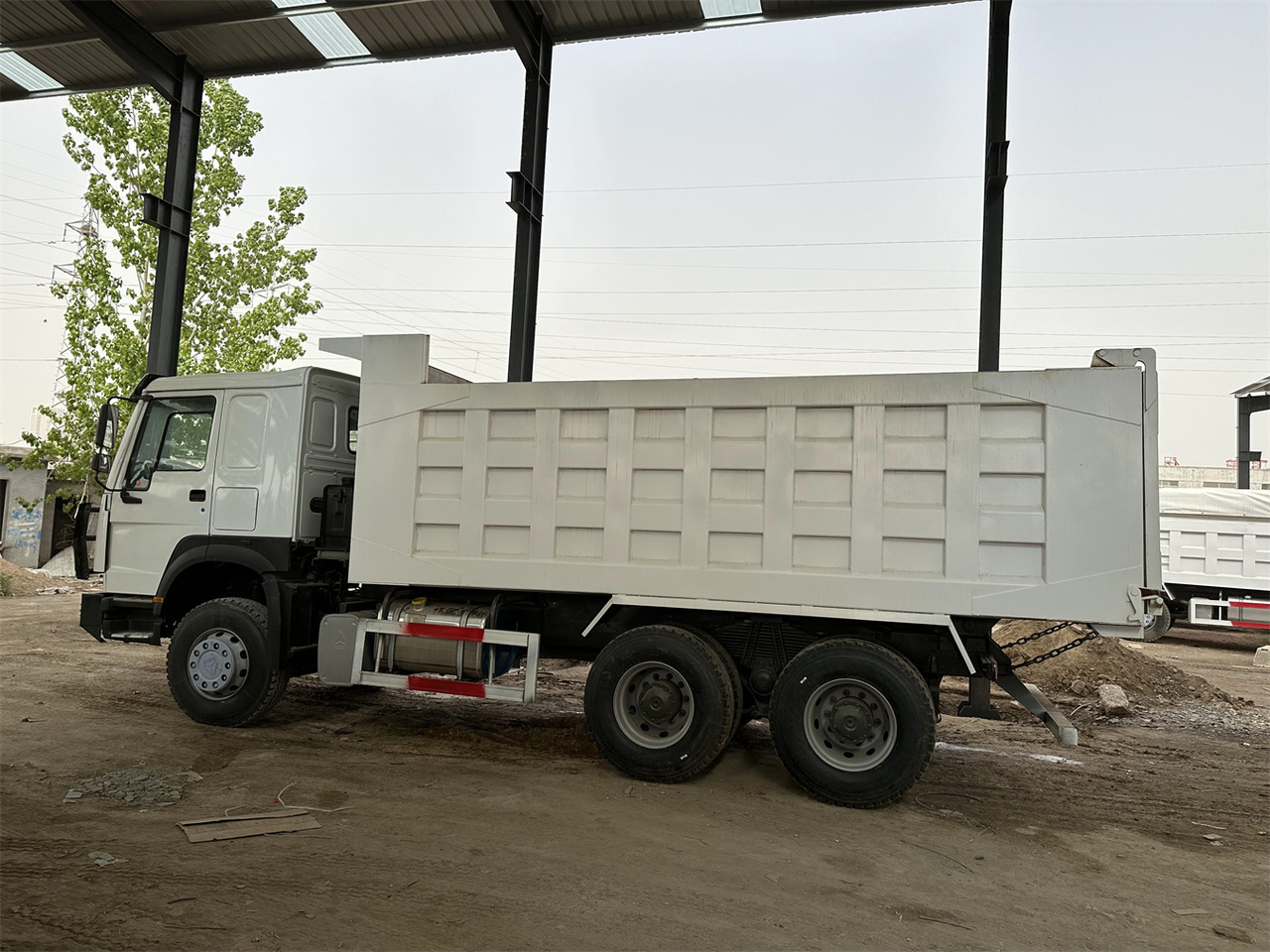 Camion benne pour transport de silo SINOTRUK HOWO 371 Dump Truck: photos 9