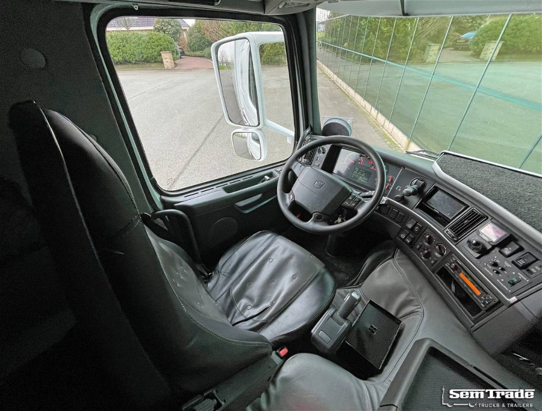 Camion frigorifique Volvo FM 370 TRS Cooling Tail Lift 945 x 247 x 275 CM Inside Super Condition NEW: photos 11
