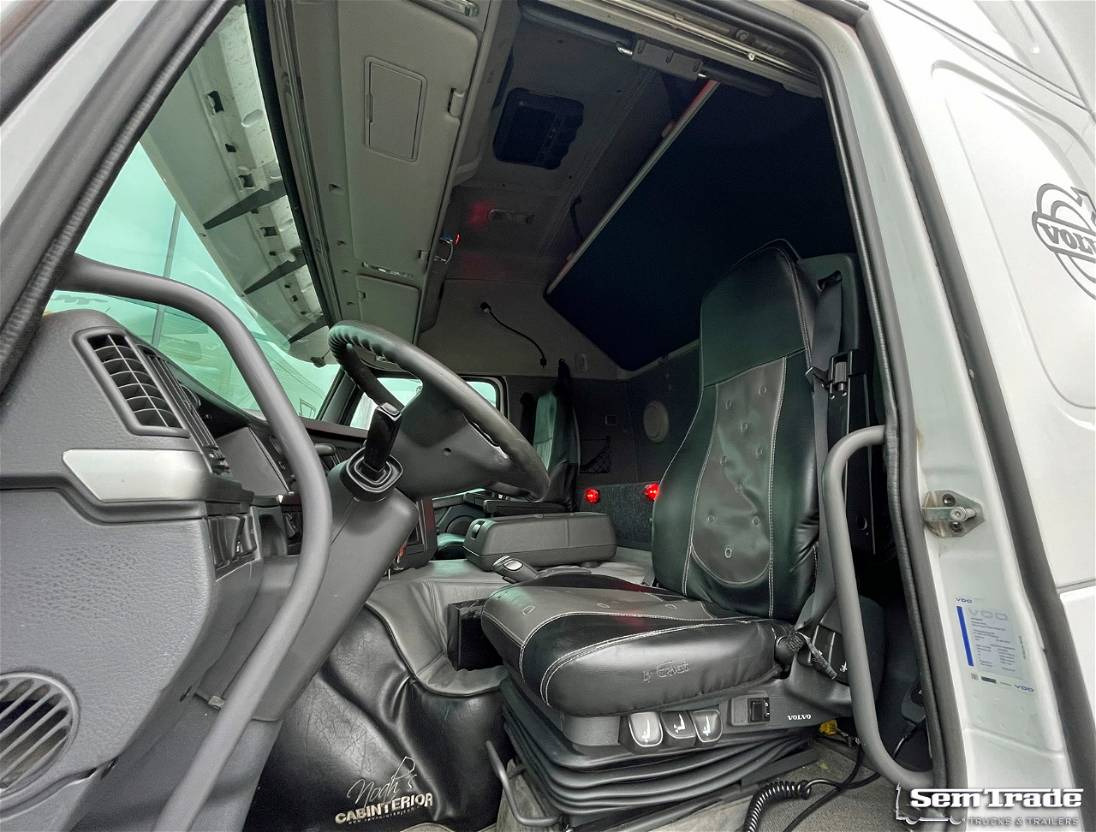 Camion frigorifique Volvo FM 370 TRS Cooling Tail Lift 945 x 247 x 275 CM Inside Super Condition NEW: photos 8