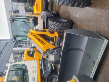 Chargeuse sur pneus télescopique LIEBHERR L 509 Tele