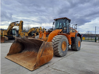 Chargeuse sur pneus CATERPILLAR 980M