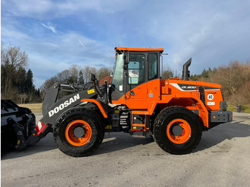 Chargeuse sur pneus DOOSAN