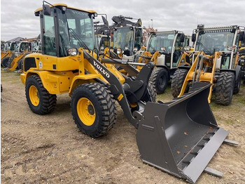 Chargeuse sur pneus VOLVO L30G