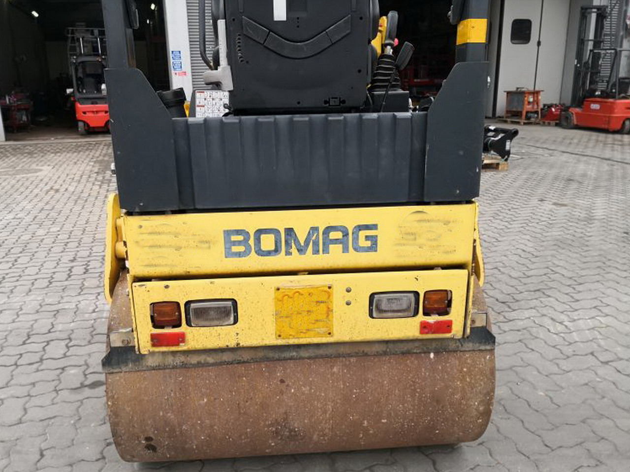 Compacteur BOMAG BW120-AD4: photos 3