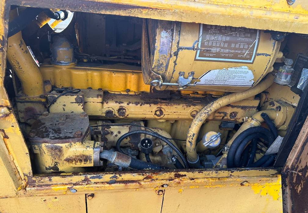 Bulldozer CAT D6D with winch: photos 15