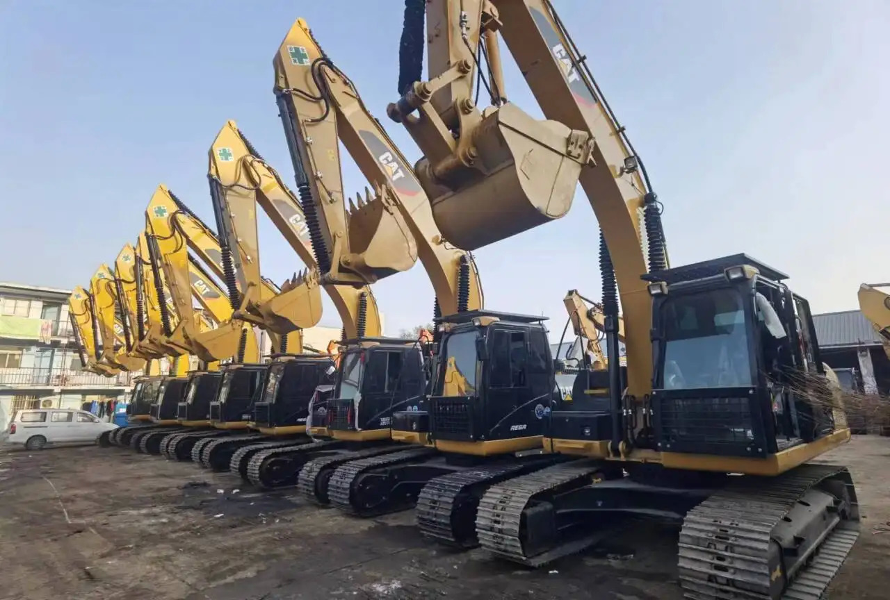 Pelle sur chenille High Quality Second Hand Digger Caterpillar Used Excavators Cat 320d2,320d,320dl For Sale In Shanghai: photos 3