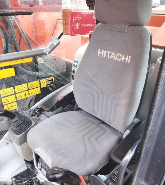 Pelle sur chenille Hitachi ZX225USLC-5: photos 7