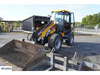 Chargeuse sur pneus JCB 409 Wheel loader with tools, Only 940 h: photos 1
