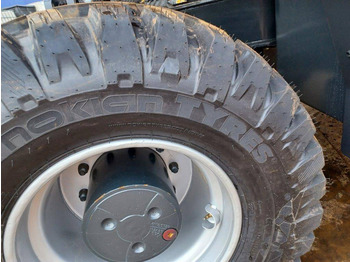 Pelle sur pneus Komatsu PW158-11E0: photos 5