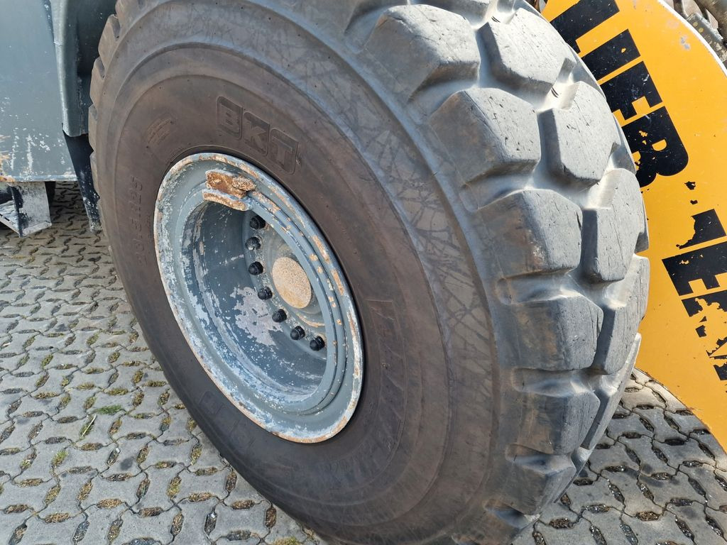 Chargeuse sur pneus Liebherr L 550 / 2014 / 9.783 h: photos 25