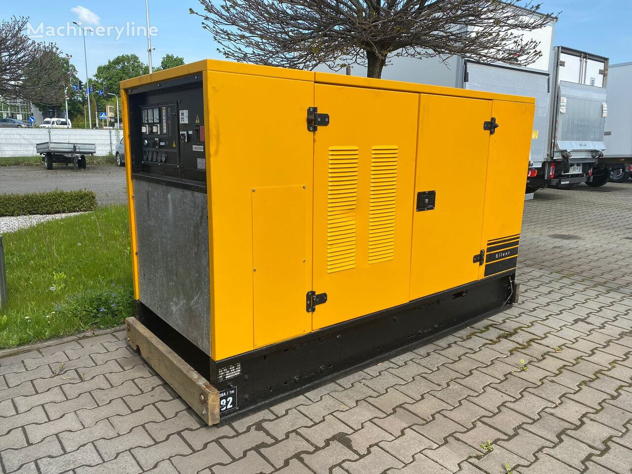 Crédit-bail de SDMO NS 60 W M, Silent generator 60kVA, 48KW SDMO NS 60 W M, Silent generator 60kVA, 48KW: photos 3