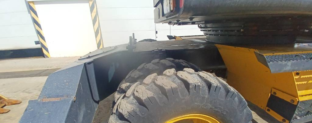 Pelle sur pneus Volvo EW 180 C: photos 10