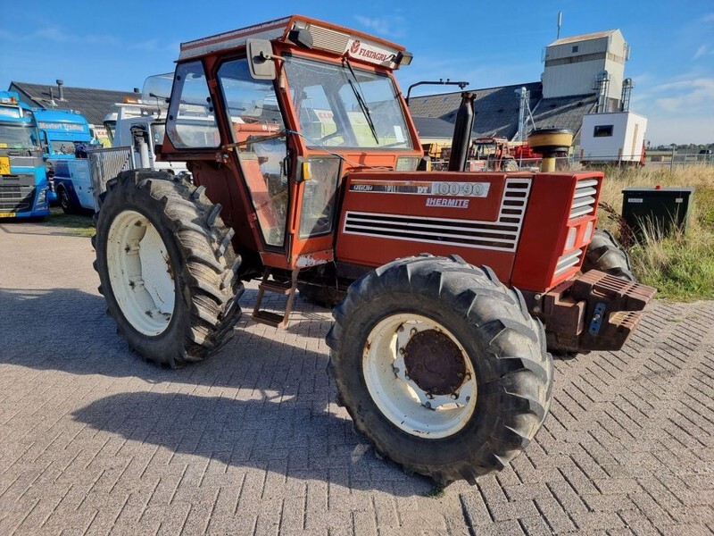 Tracteur agricole Fiat 100-90: photos 4