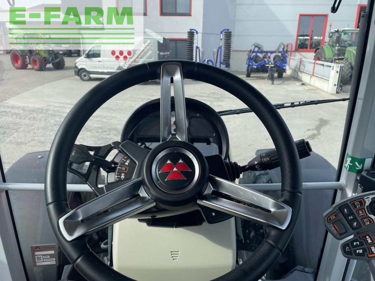 Tracteur agricole Massey Ferguson mf 5s.145 dyna-6 exclusive: photos 26