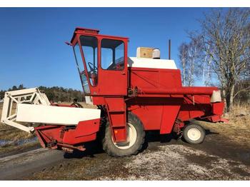 International 321 - Moissonneuse-batteuse