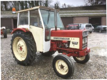 International 453 - Tracteur agricole