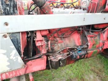 International 844S - Tracteur agricole