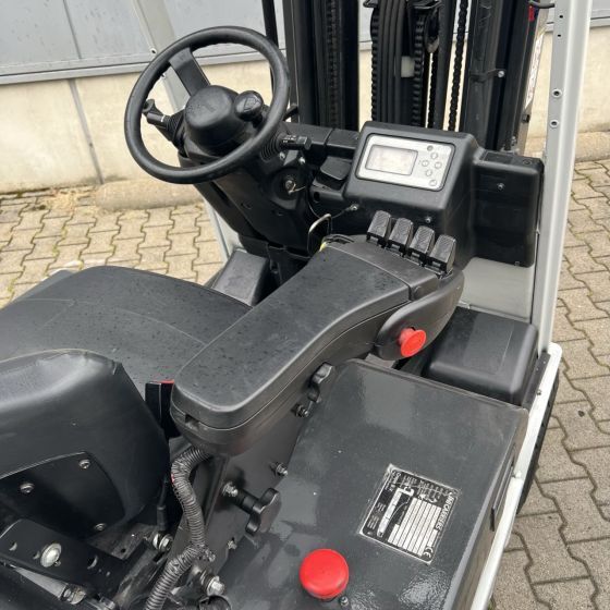 Chariot élévateur électrique Unicarriers ET16 (AG1N12L16Q): photos 4
