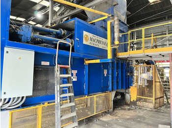 Équipement de garage Onbekend Balenpers met wikkelaar MacPresse 111L1