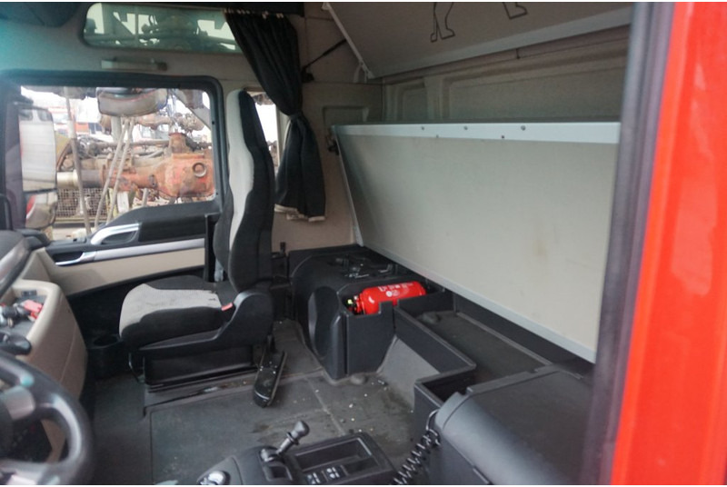 Cabine et intérieur pour Camion MAN F99L45 TGX EURO6: photos 8