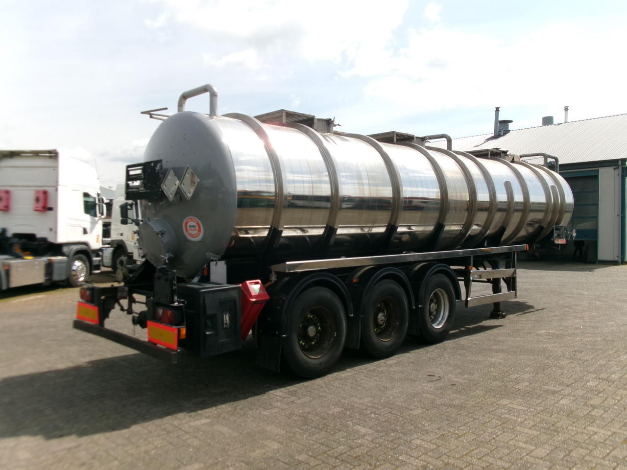 Semi-remorque citerne pour transport de produits chimiques Clayton Chemical tank inox 30 m3 / 1 comp: photos 4