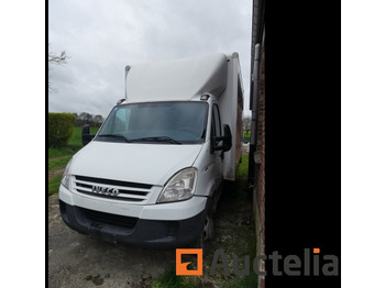 Camion fourgon IVECO Daily
