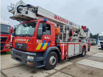 Camion de pompier MAN 18.284 Magirus Hoogwerker / Firetruck / Ladderwagen: photos 1