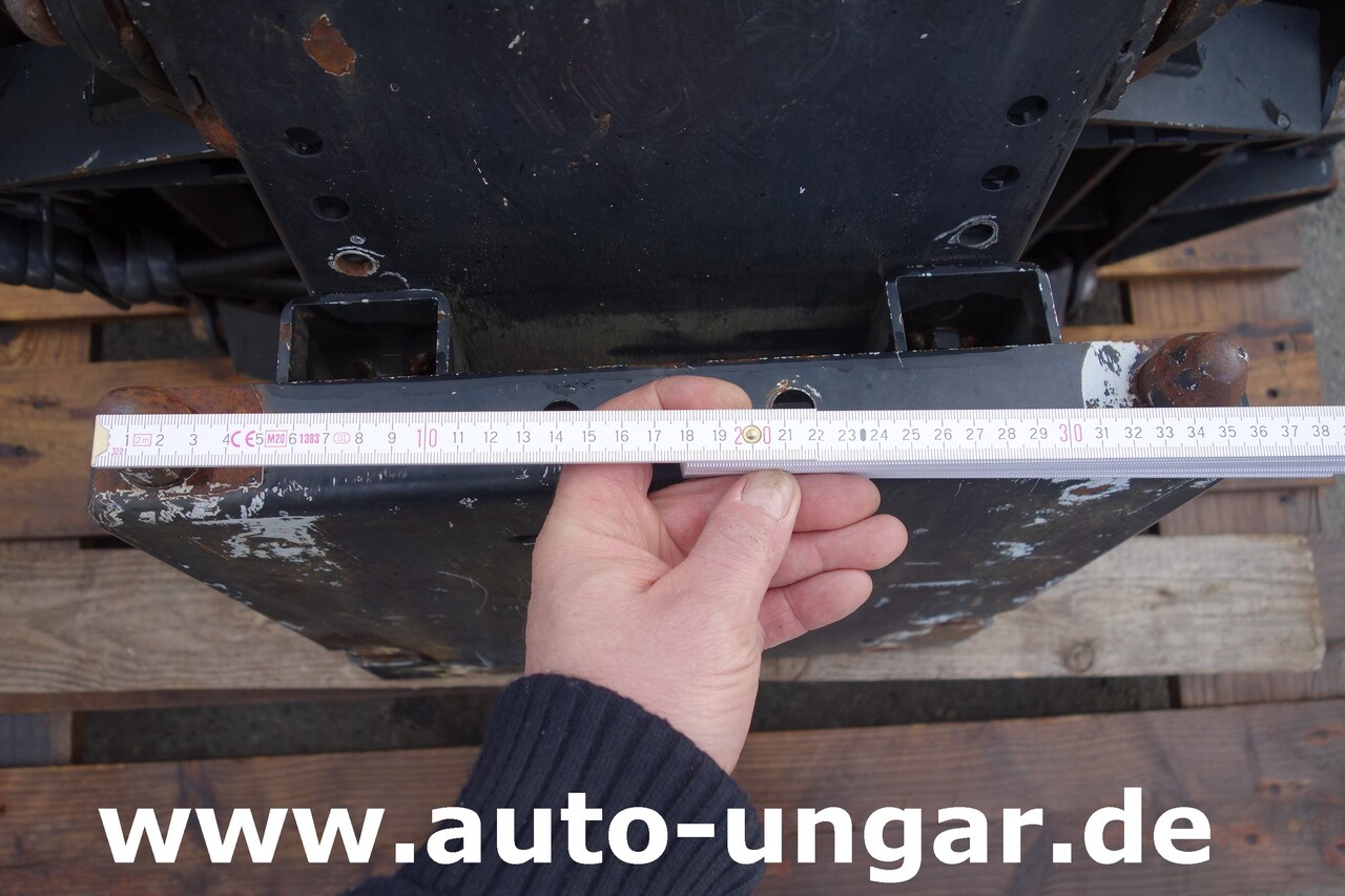 Tracteur communal Unimog Multicar Frontanbau Adapterplatte Frontkraftheber Unimog-Multicar: photos 13