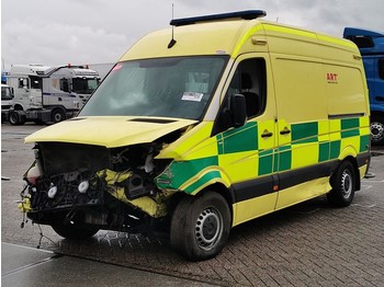 Fourgon utilitaire Mercedes-Benz Sprinter 316 CDI ambulance unfall: photos 1