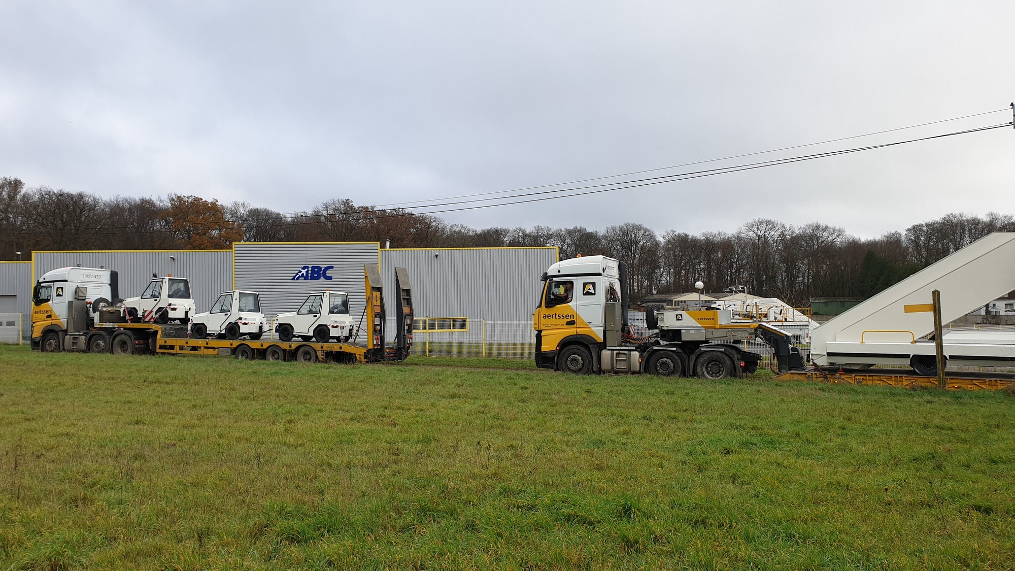 Air Business GSE - Équipements aéroportuaires FMC - Année: 2000 undefined: photos 1