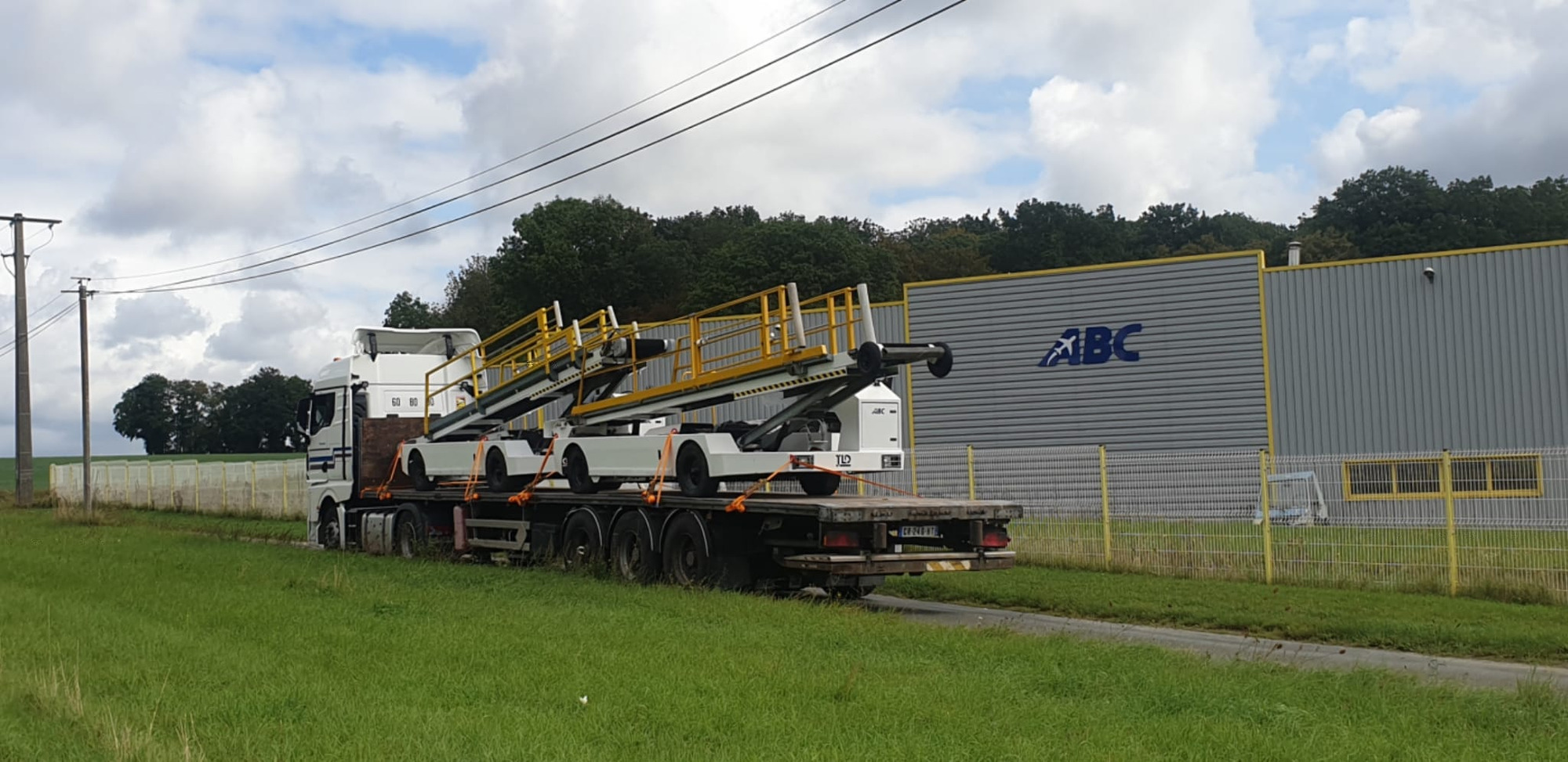 Air Business GSE - Équipements aéroportuaires FMC - Année: 2000 undefined: photos 3