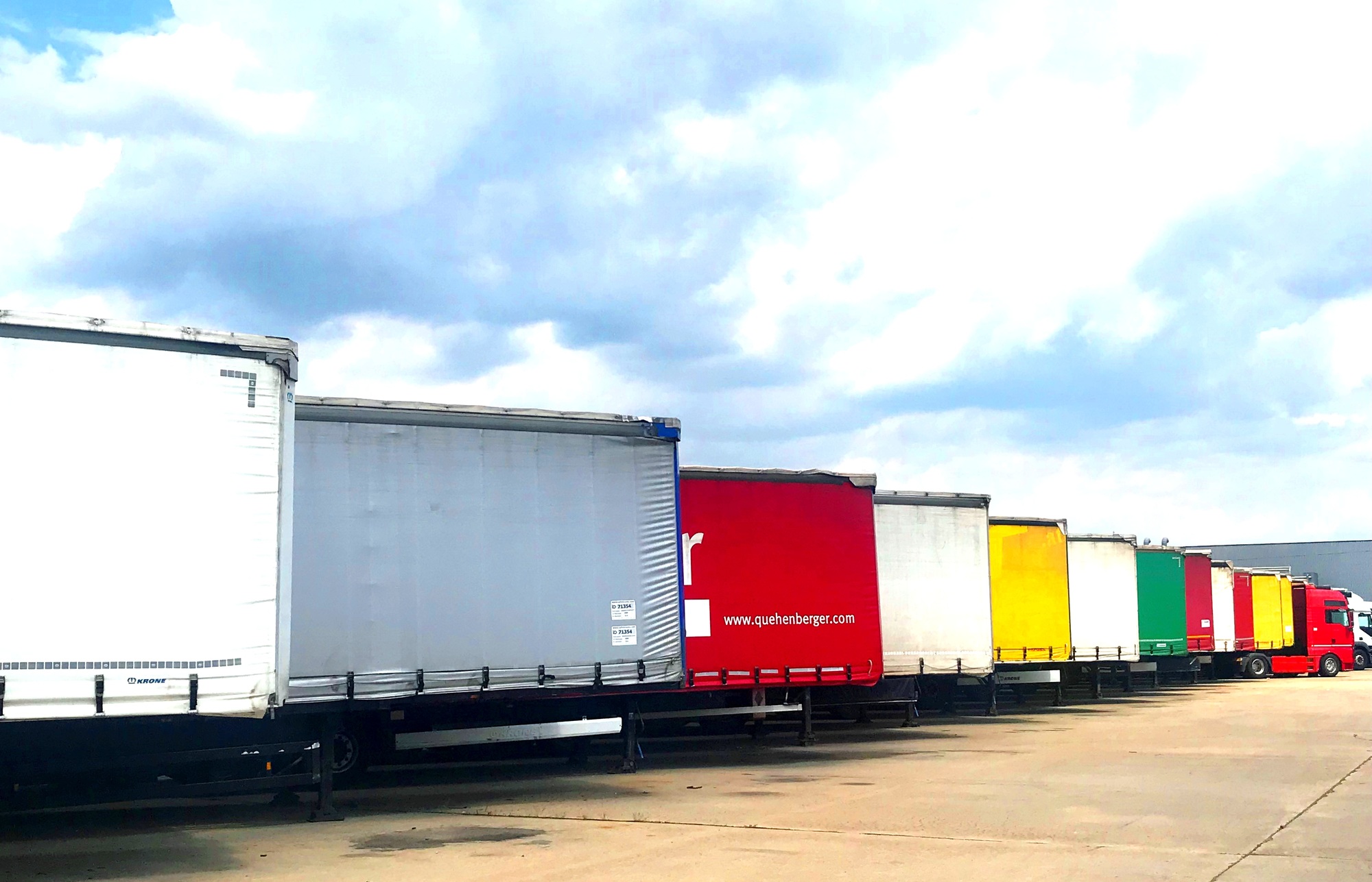 AIC TRUCKS SA - Engins de chantier - Année: 2018 undefined: photos 4