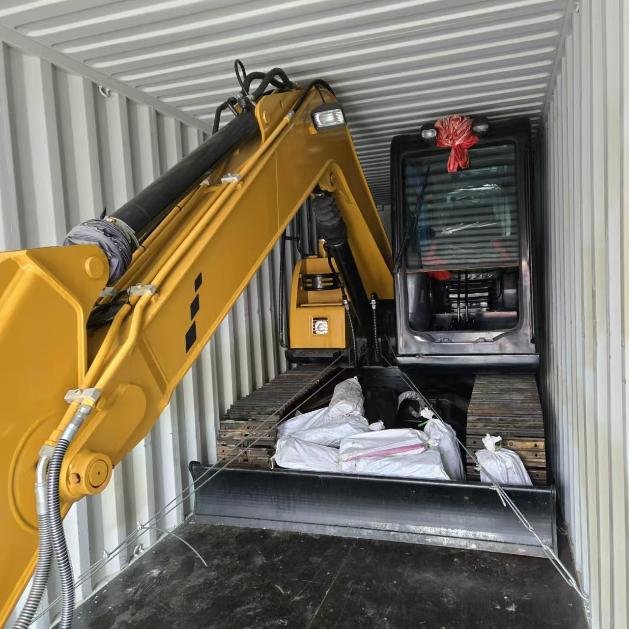 Toaks International Trading Company - Engins de chantier CATERPILLAR 320D2 undefined: photos 16