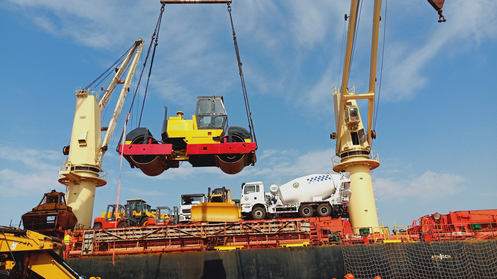 Toaks International Trading Company - Engins de chantier CATERPILLAR 320D2 undefined: photos 13