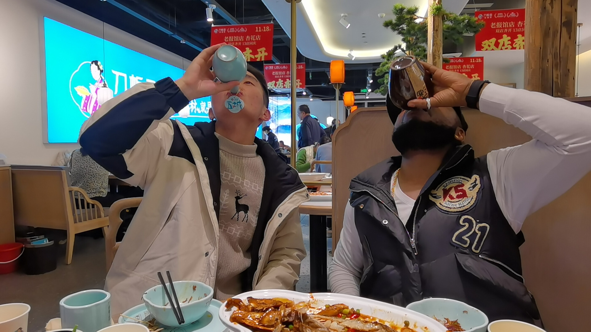 Toaks International Trading Company - Engins de chantier CATERPILLAR 320D2 undefined: photos 8