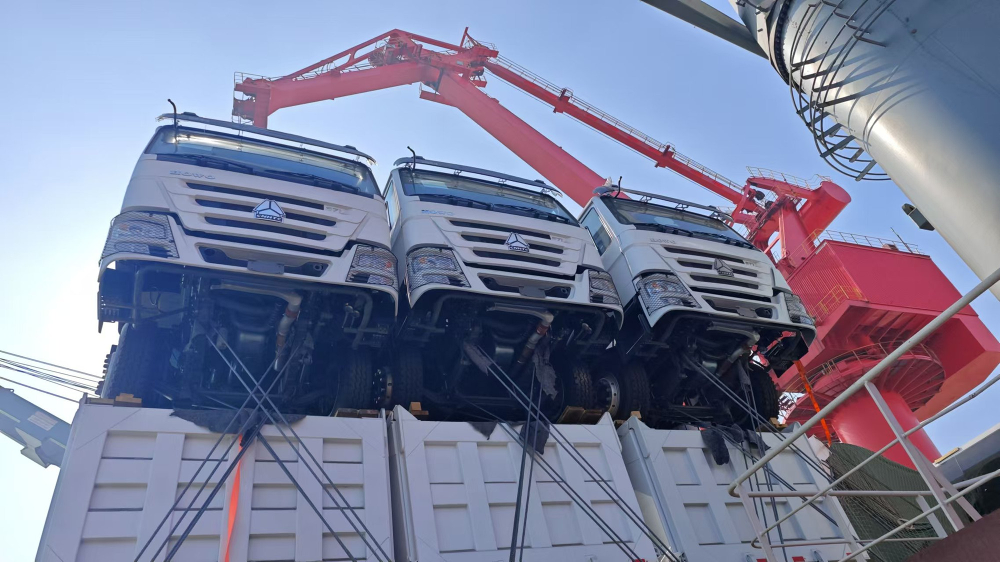 Toaks International Trading Company - Engins de chantier CATERPILLAR 320D2 undefined: photos 18