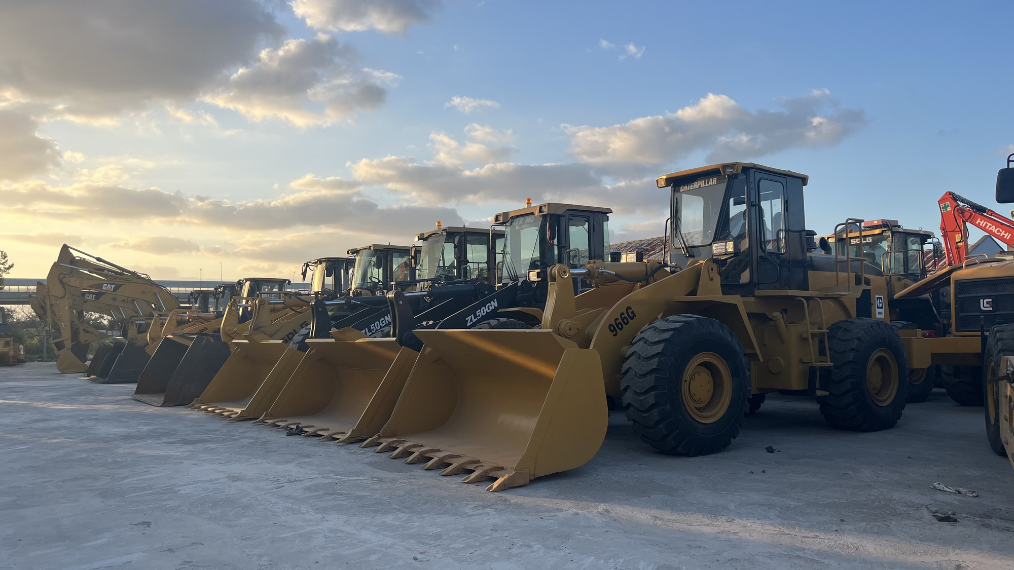 Sunight Development Company Limited - Camions - Année: 2022 undefined: photos 20