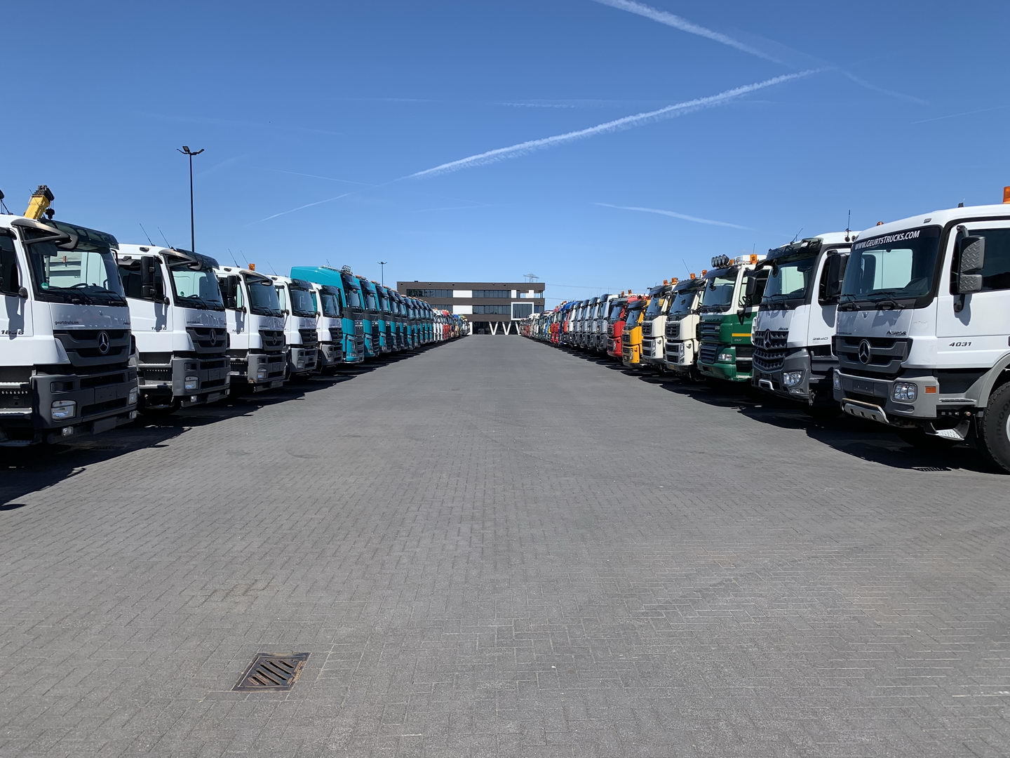 Geurts Trucks B.V. - Tracteurs routiers MERCEDES-BENZ - 8x6, air conditionné undefined: photos 9